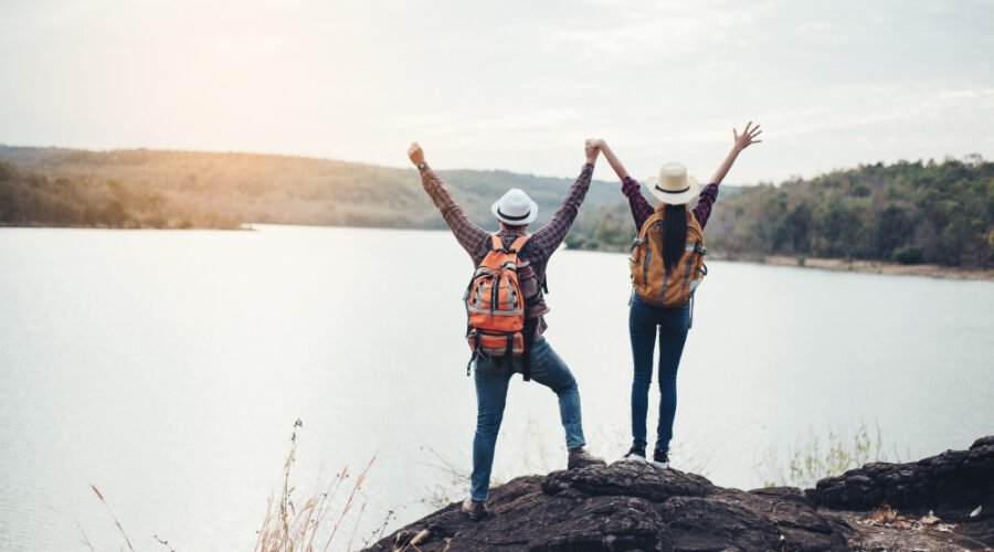 How to Travel Smart: Tips for Booking Flights and Stays